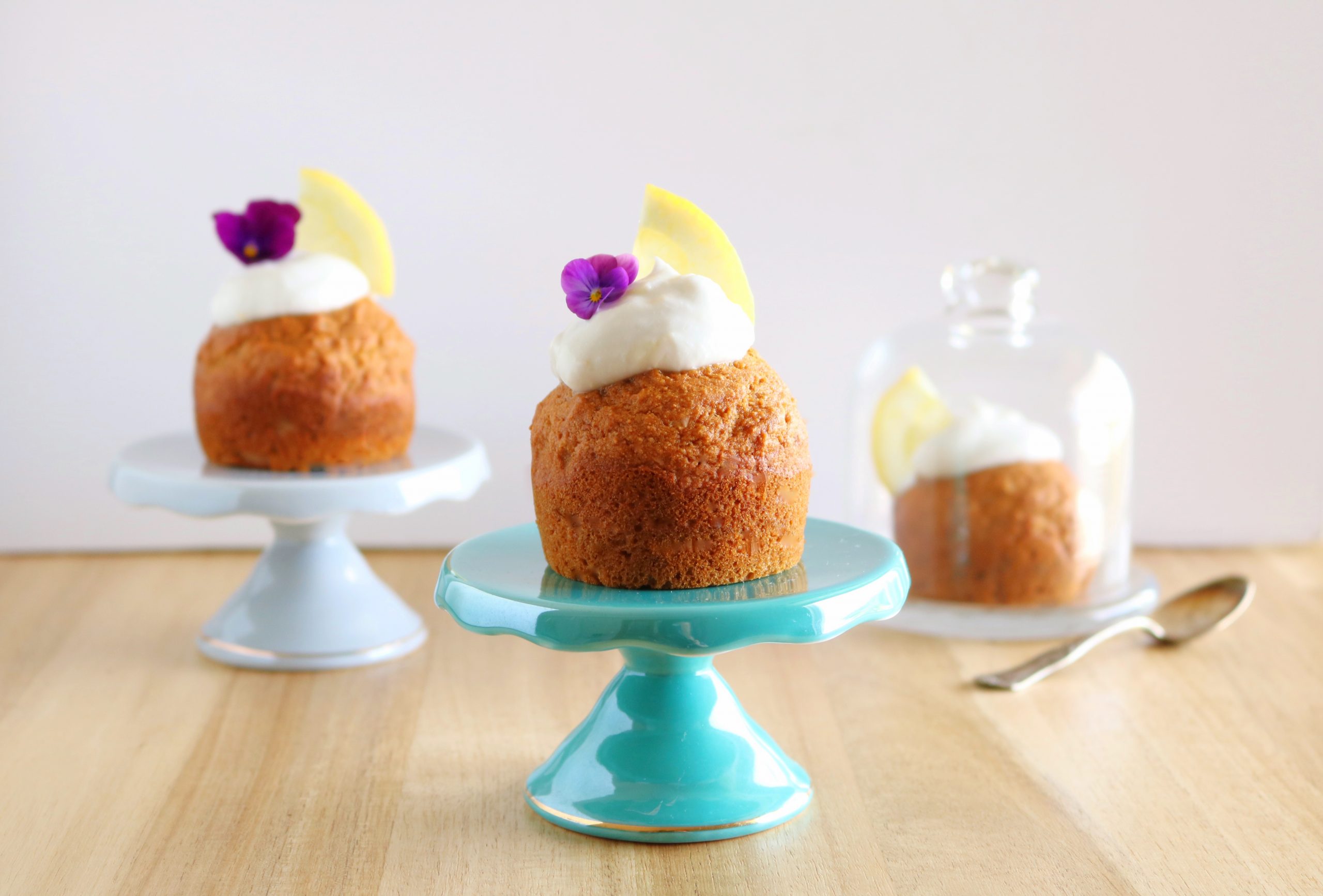 Muffins de limão com chantilly de coco - Blog da Spice