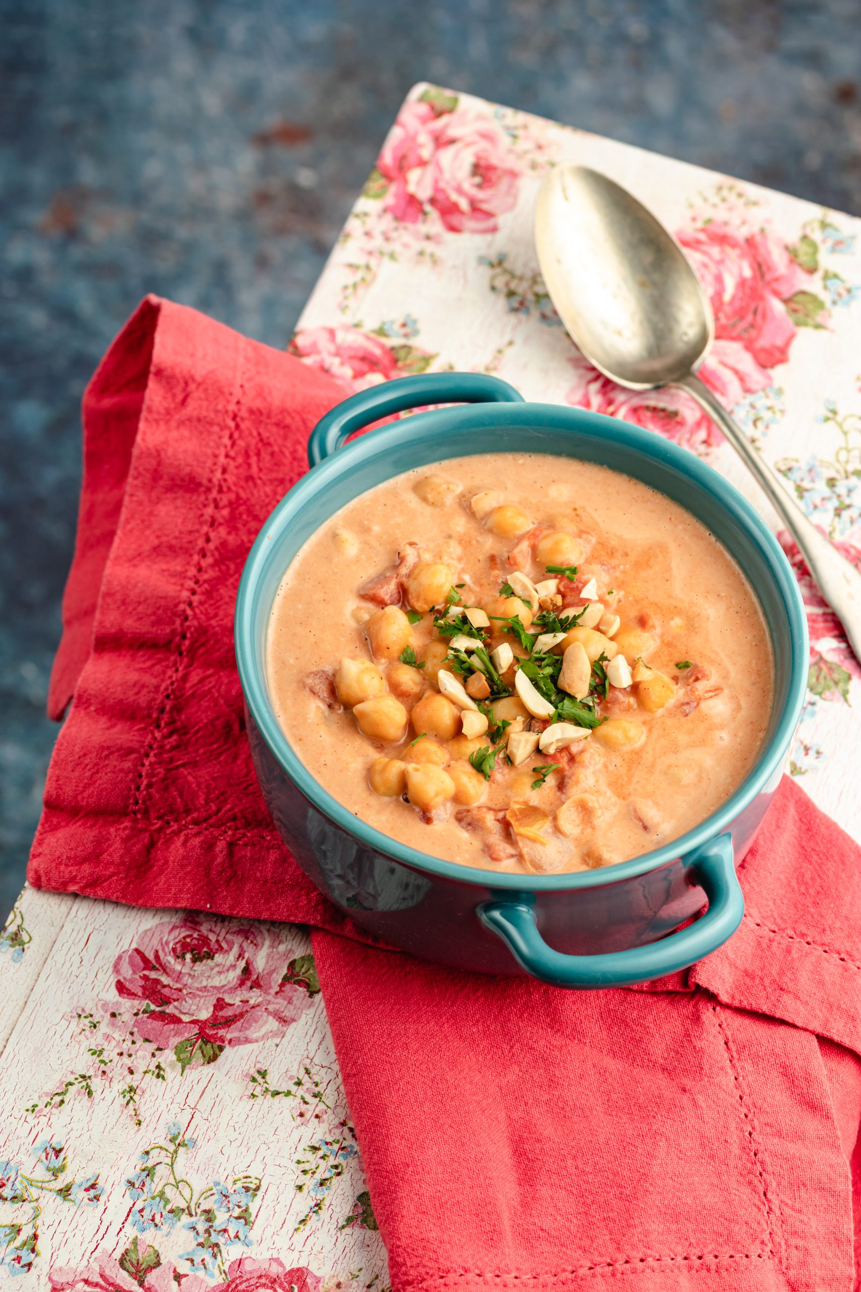 Estufado de grão com amendoim